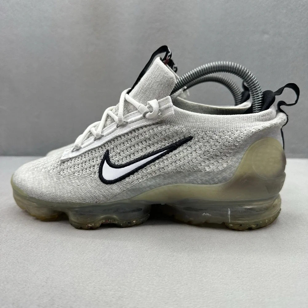 Womens 7.5 / 6Y Nike Air VaporMax 2021 FK Shoes White / Silver Running Sneakers